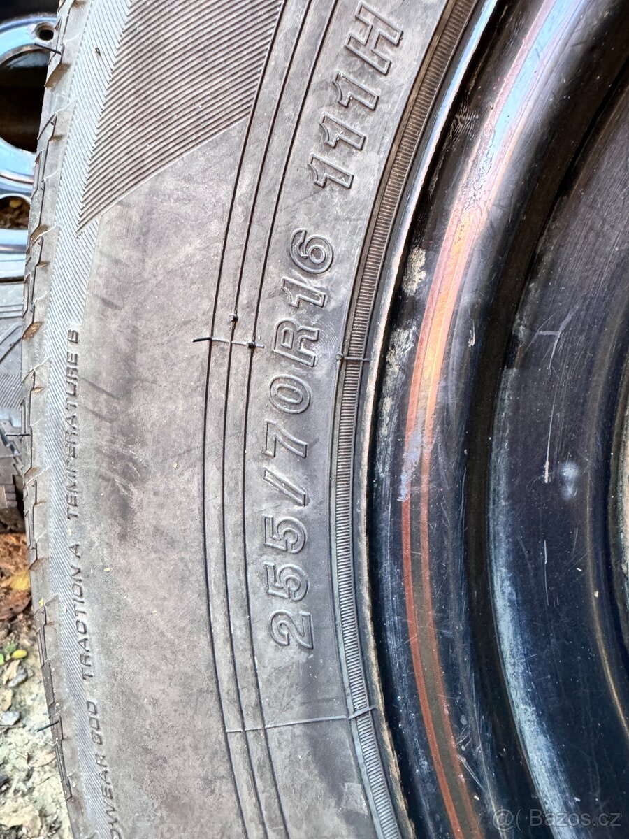 Prodam pneumatiky s diskama 255/70 r16 6x139.7 - 4