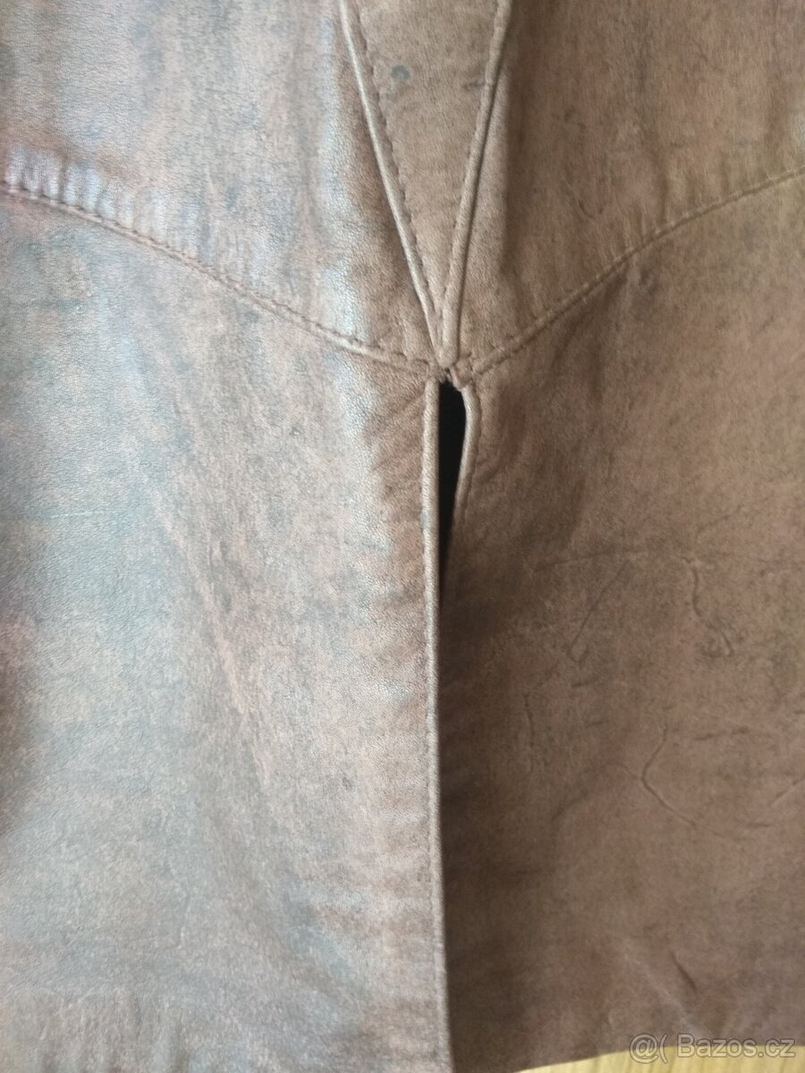 Dámská kožená sukně s předním rozparkem a předními kapsami - 4