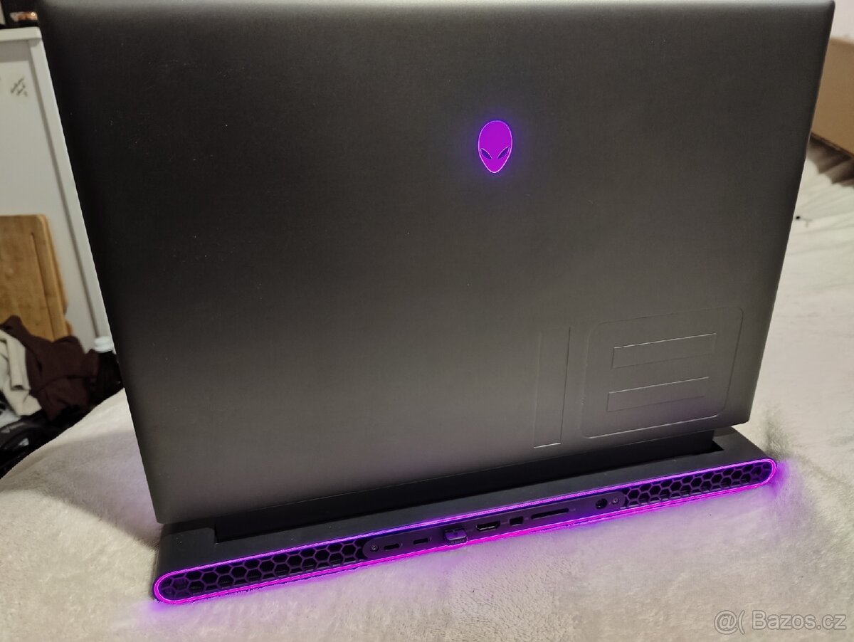 Dell Alienware M18 R2 z RTX 4090, 4TB SSD - 4