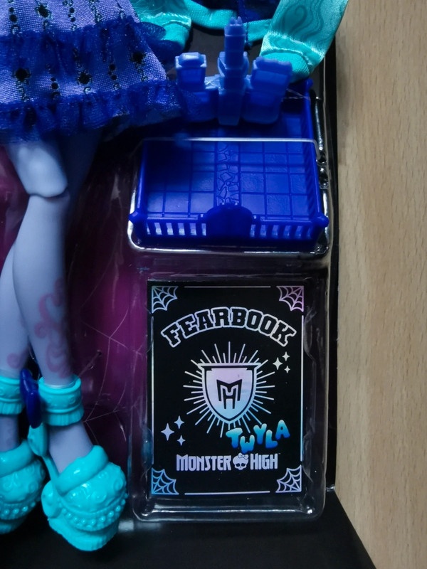 Monster High Fearbook Twyla - 4