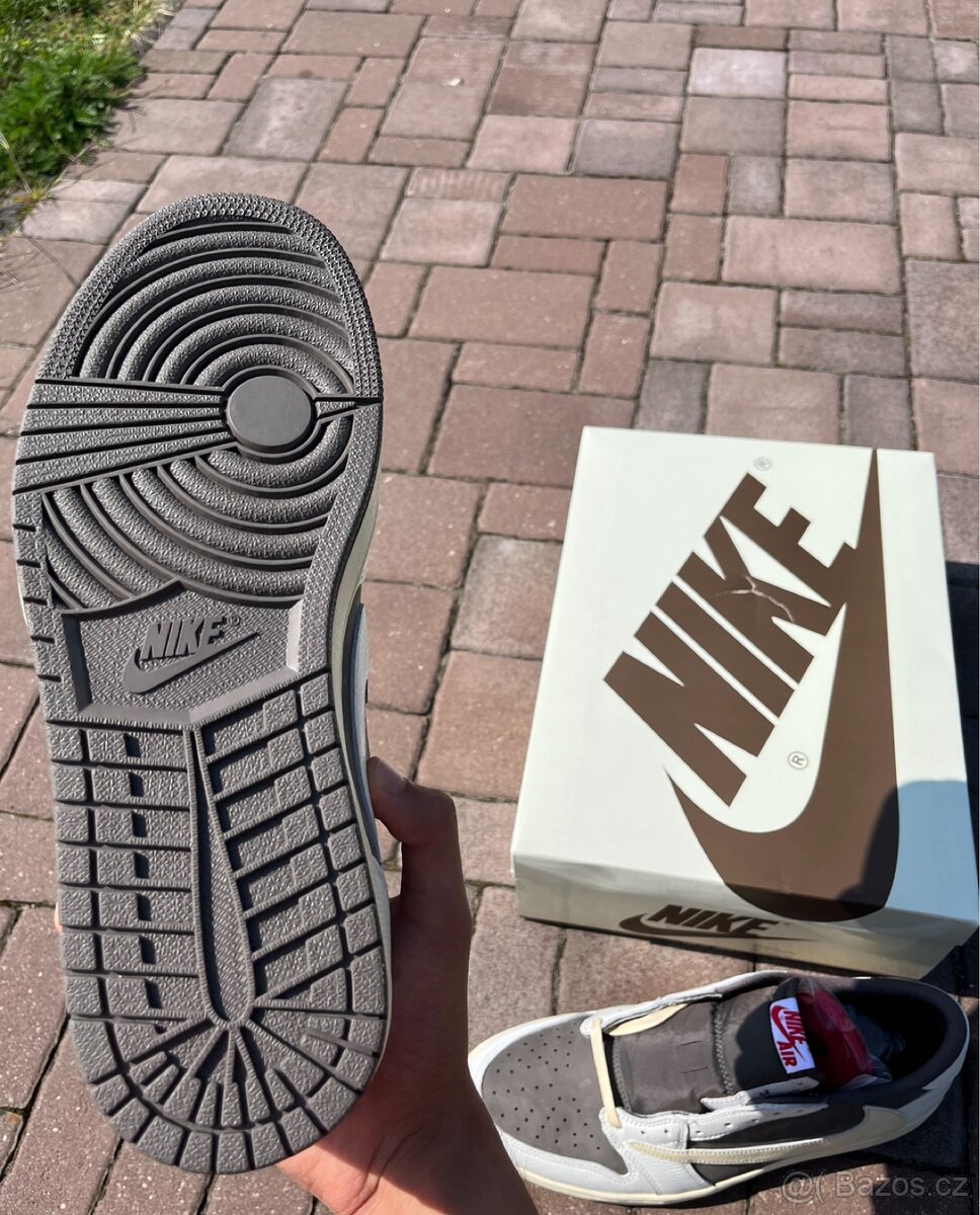 Air Jordan 1 Low Travis Scott Reverse Mocha - 4