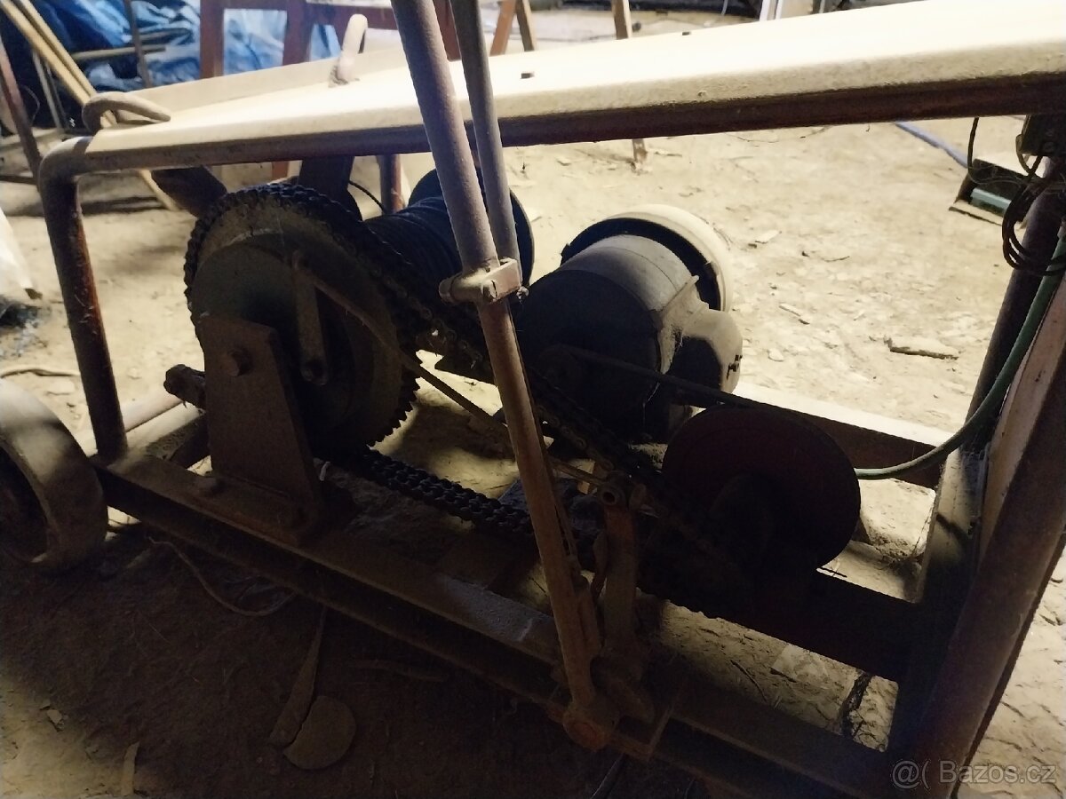 Vrátek stavební - 4