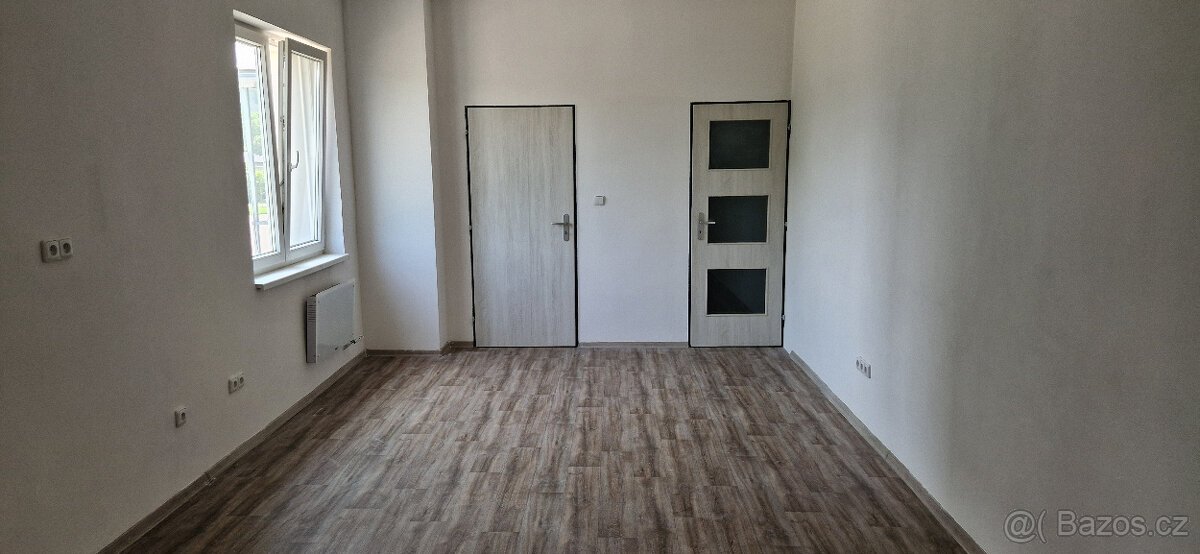 Pronájem Byt 2kk / kancelář - 4