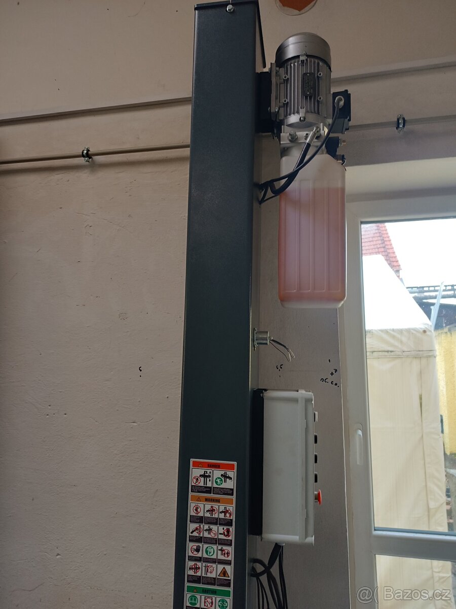 Dvousloupový zvedák 4t - 4