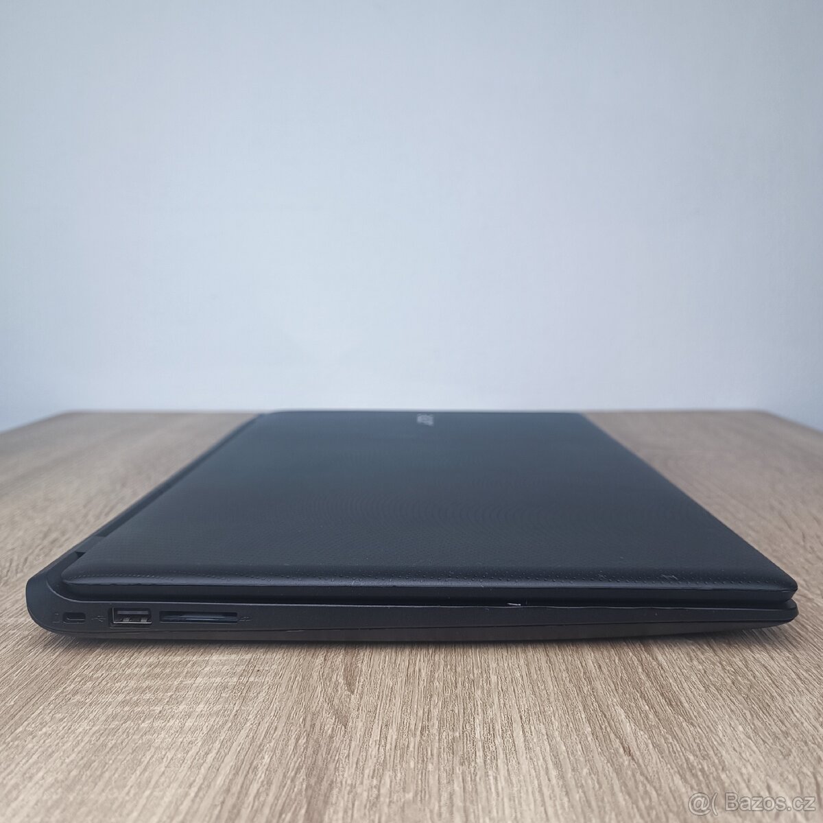 Zachovalý Notebook Acer - 4