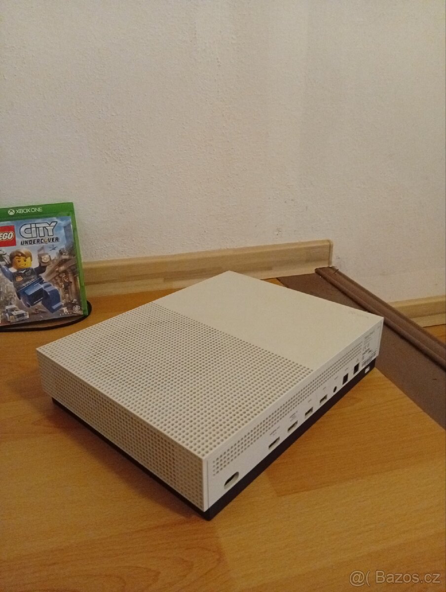 Xbox one S 1T - 4