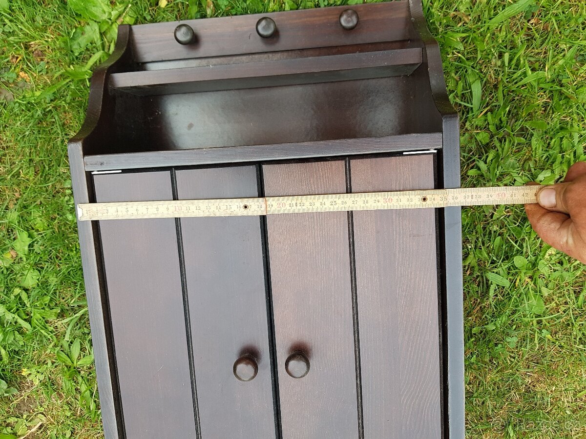 Malá dekorační skříň, skříňka - 4