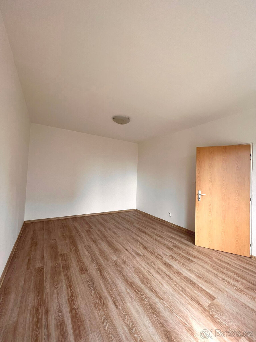 Pronájem bytu 1+1 37m2 v ulici Větrná - 4