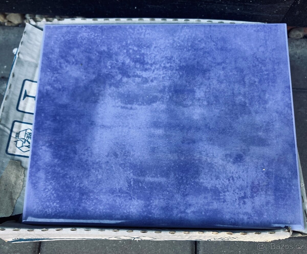 Zbylé malé barevné obkladačky do koupelny - 4