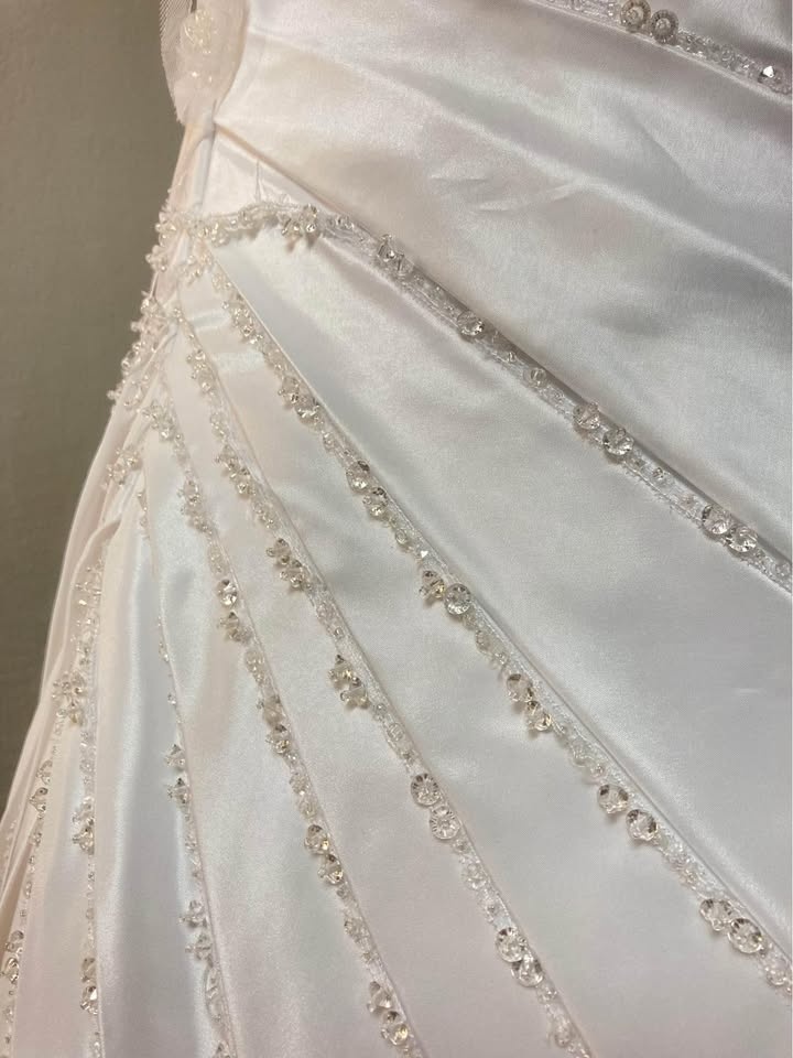 Levné svatební šaty vhodné i na věneček ve vel.38-40 - 4