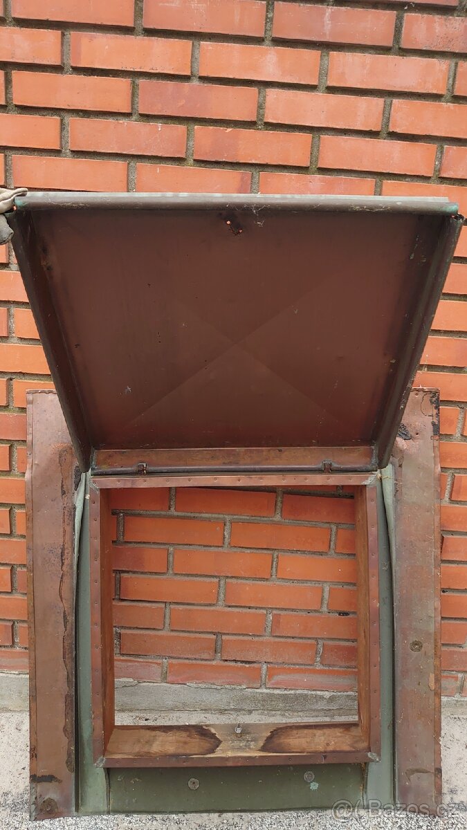 Revizní střešní okno měděné - 4