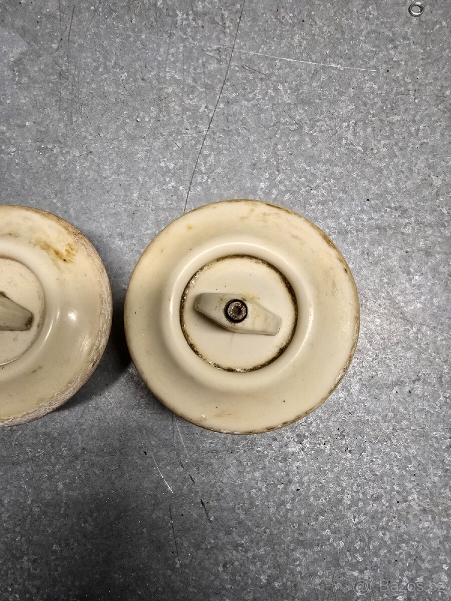 Retro vypínače a zasuvka - 4