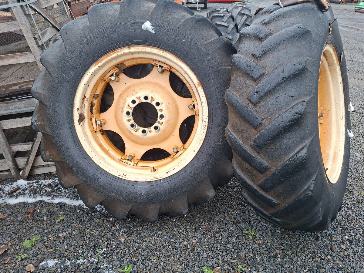 Zetor uřI kola 16,9-30 - 4