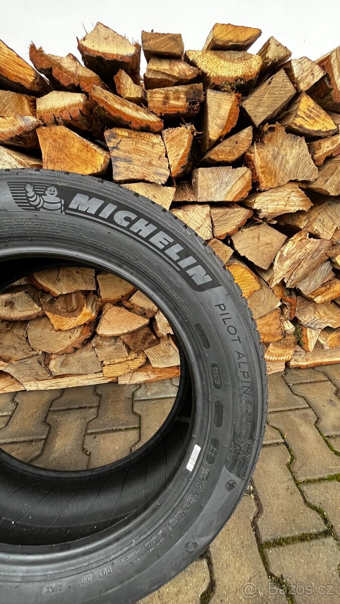 Michelin 225/60 R18 - 4
