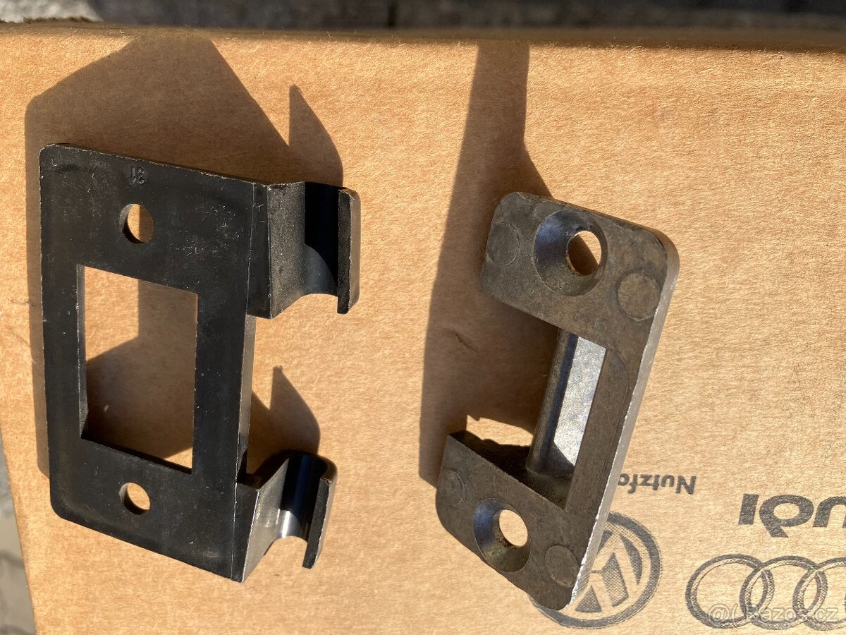 Škoda 120, Tatra Beta, Favorit Pickup držák zpětného zrcátka - 4