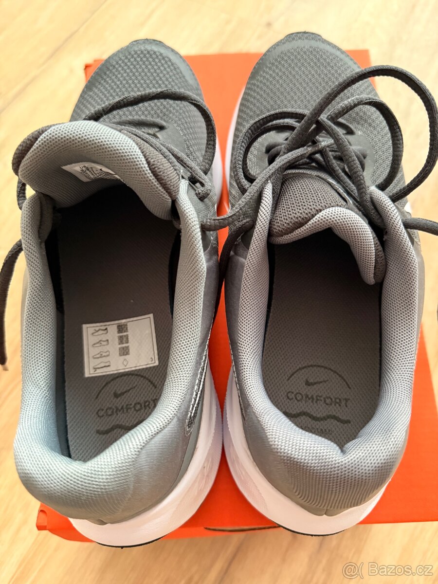 Nike Revolution 7.US 9,5. EUR 43 Nové - 4