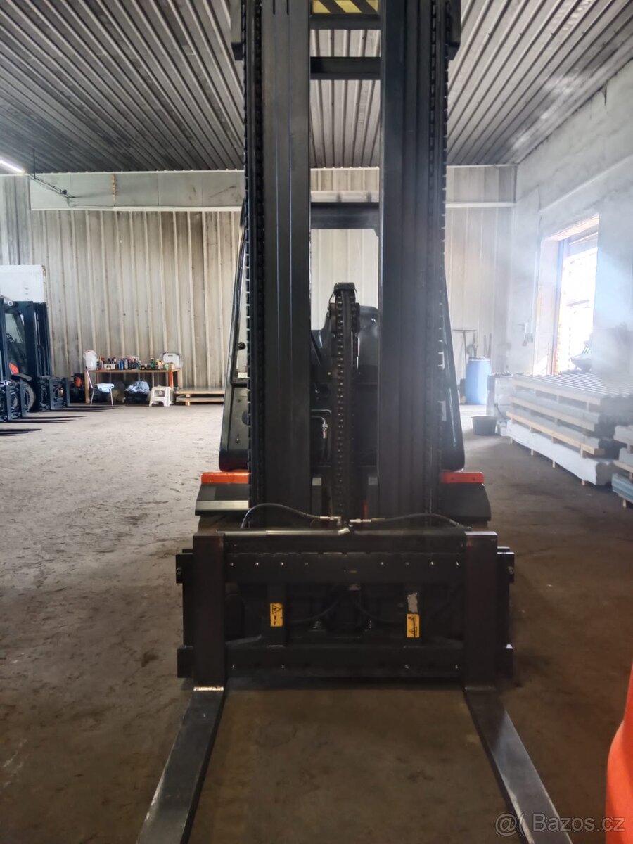 LINDE E40P-02 triplex, boční posuv AKU - 4