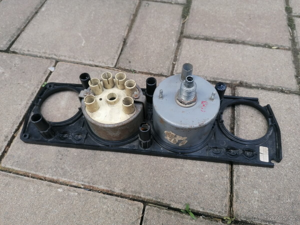 Predám chrómová prístrojová doska na Škoda 120 L, 105 L - 4