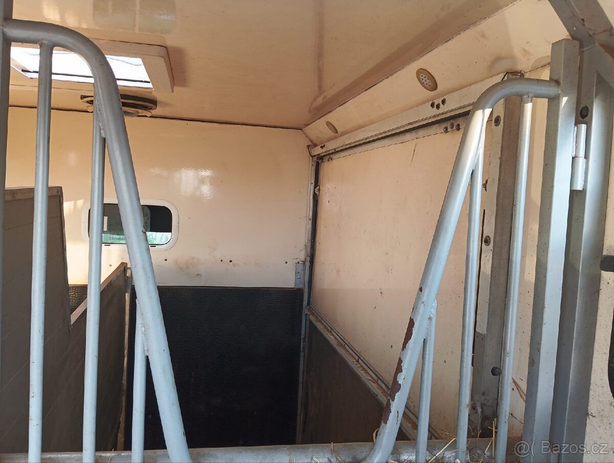 Auto na přepravu koní - 4