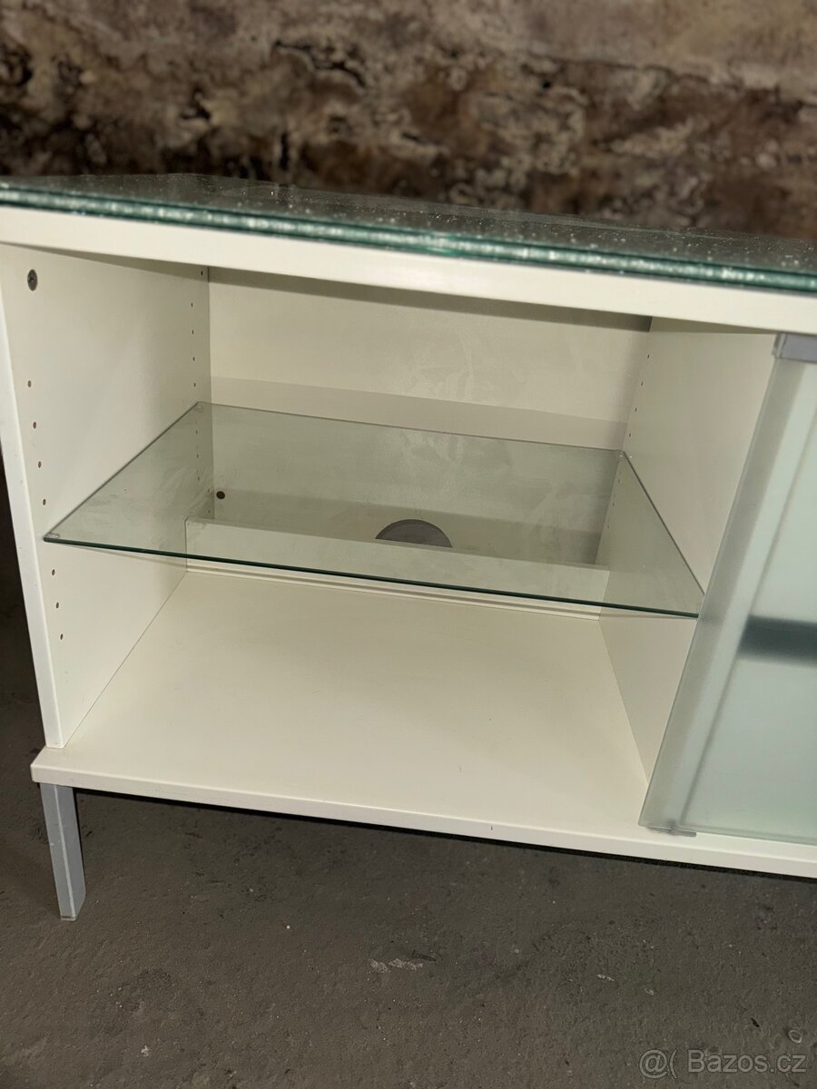 Moderní komoda / TV stolek - 4