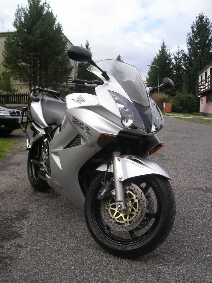 Honda VFR 800 VTEC RC46 - 4
