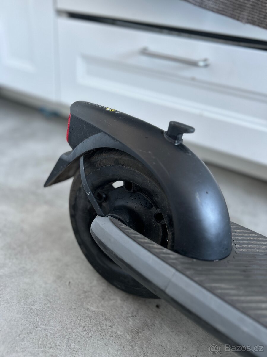 Ninebot KickScooter elektrokoloběžka - 4