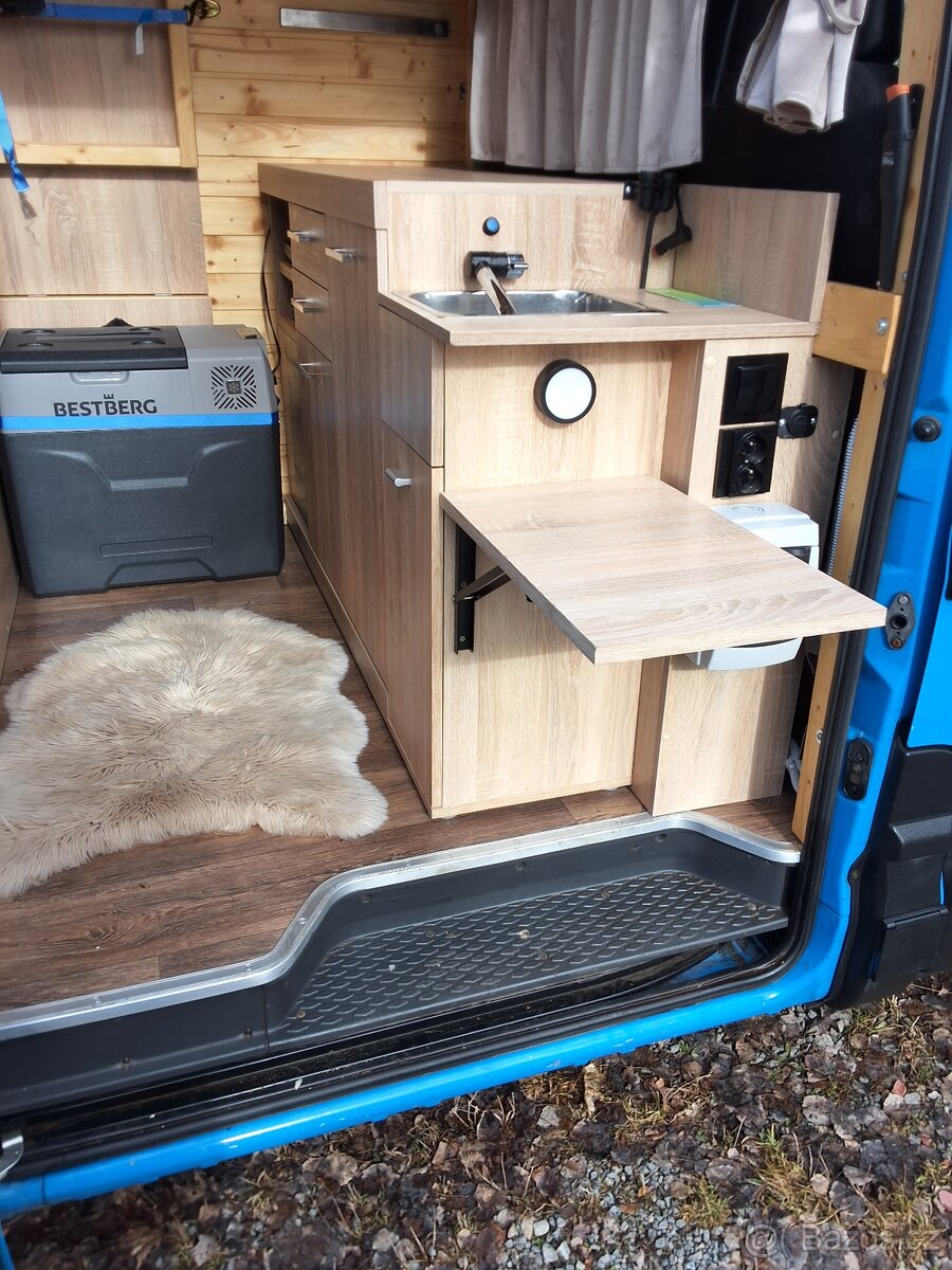 Obytný automobil IVECO DAILY. - 4