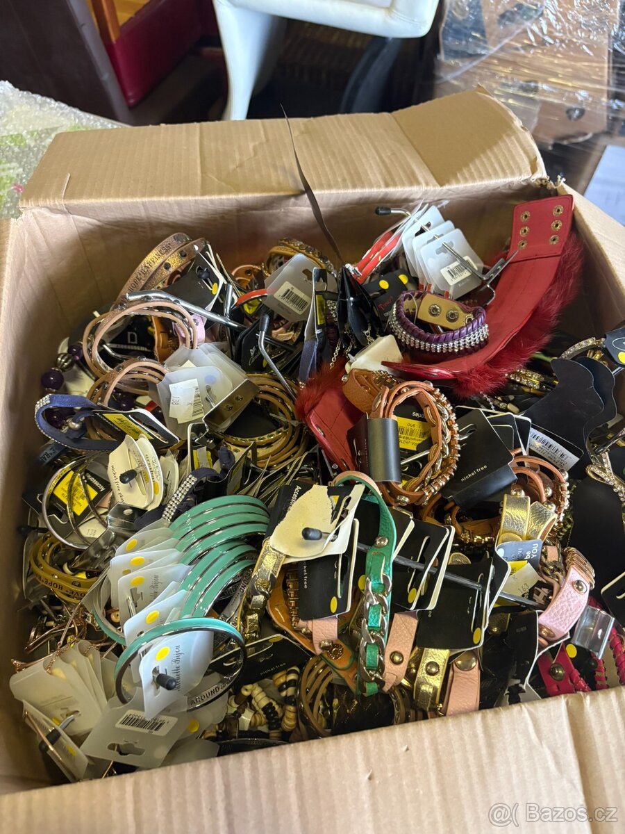 Levná bižuterie ve velkém množství - 4