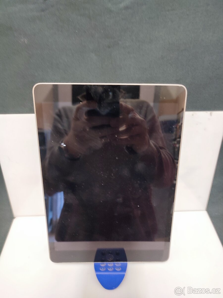 PRODÁM APPLE IPAD 9 GENERACE - 4