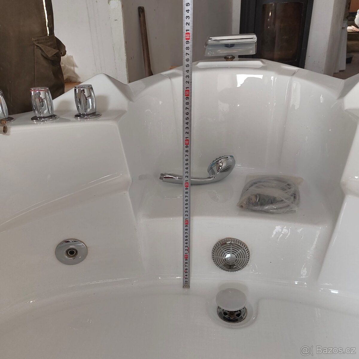 Velká hydromasážní vířivá vana - 4