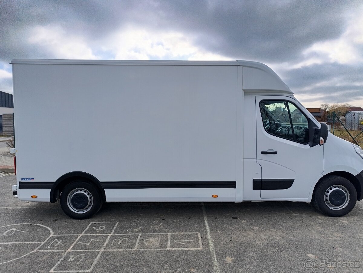 Renault master pojízdná prodejna. - 4