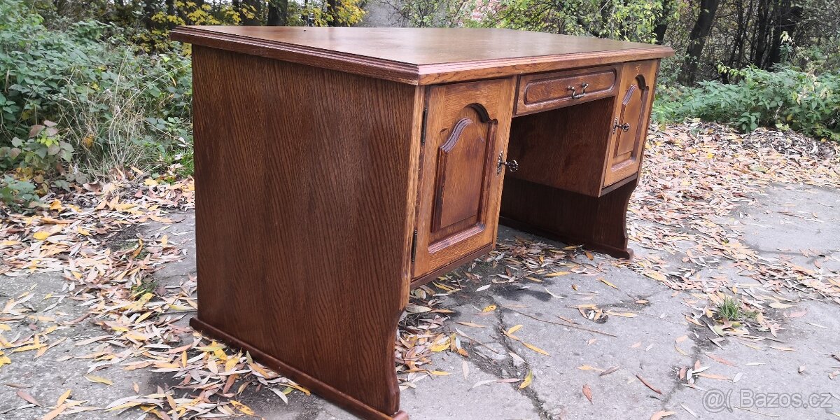 Masivní psací stůl - 4