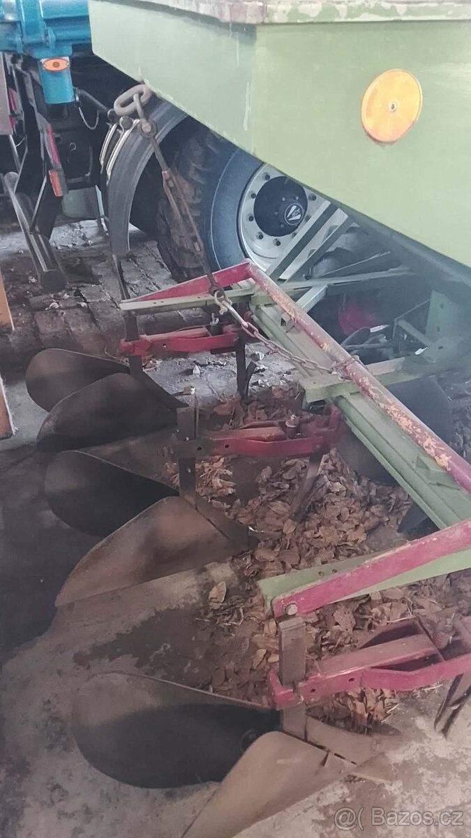 nesený sazeč brambor s přihnojováním - 4