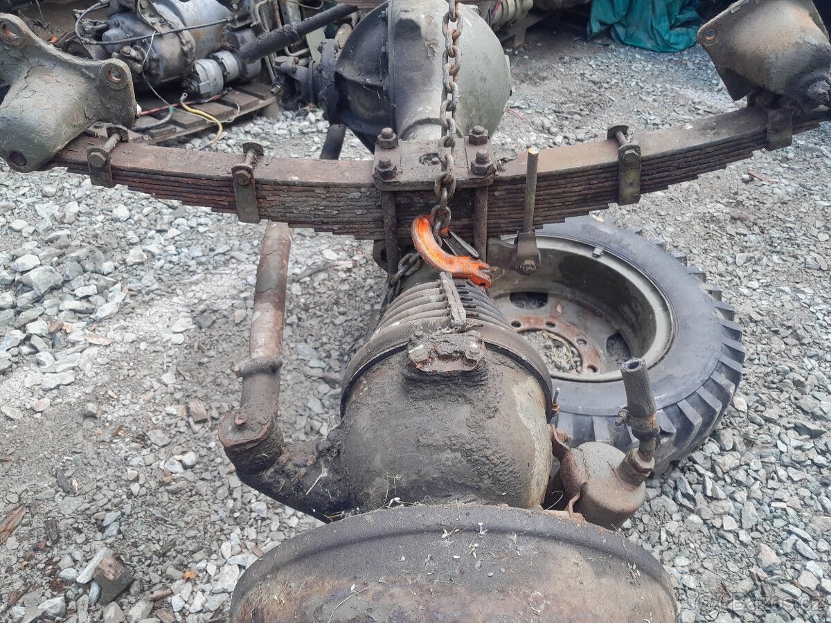 Praga V3S nápravy - 4