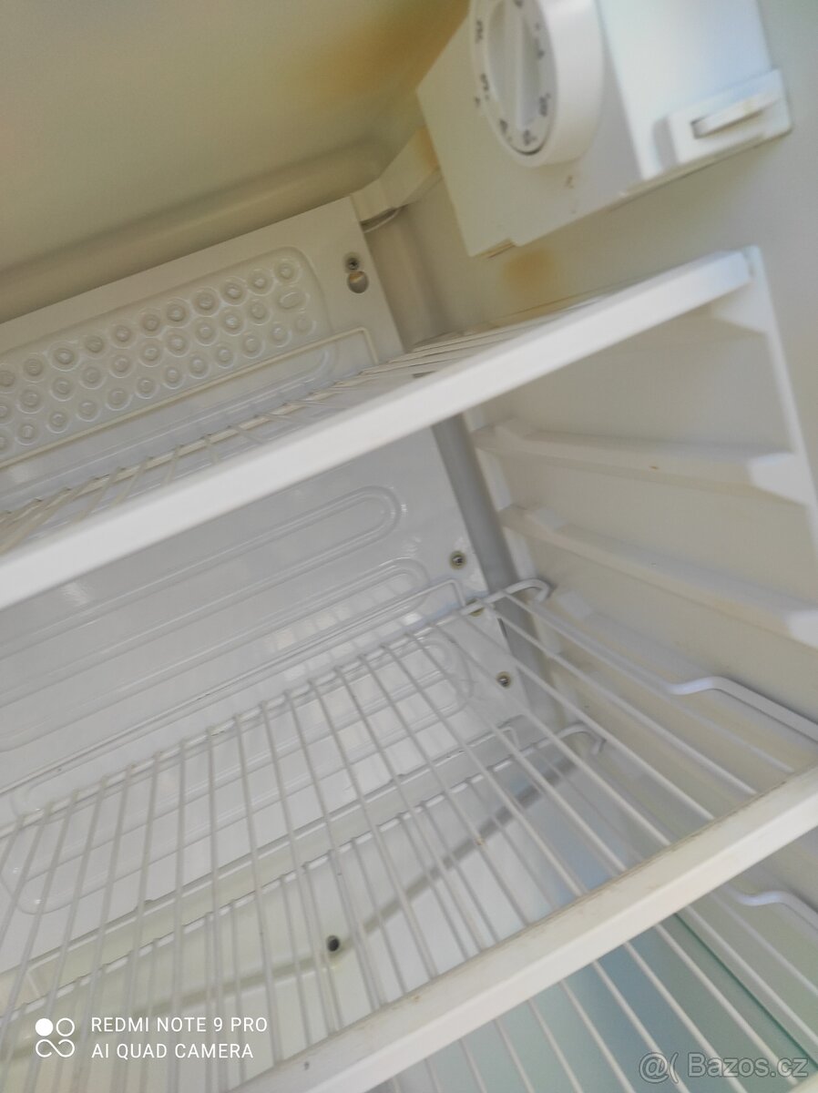 Velká lednice s mrazákem - 4