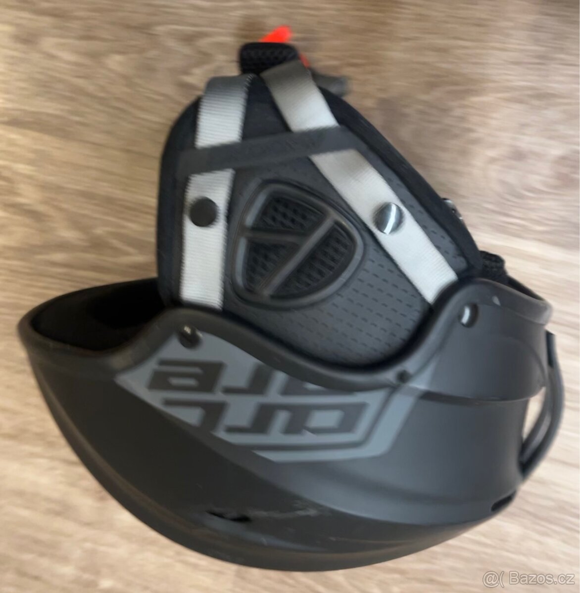 Helma na lyžování - 4