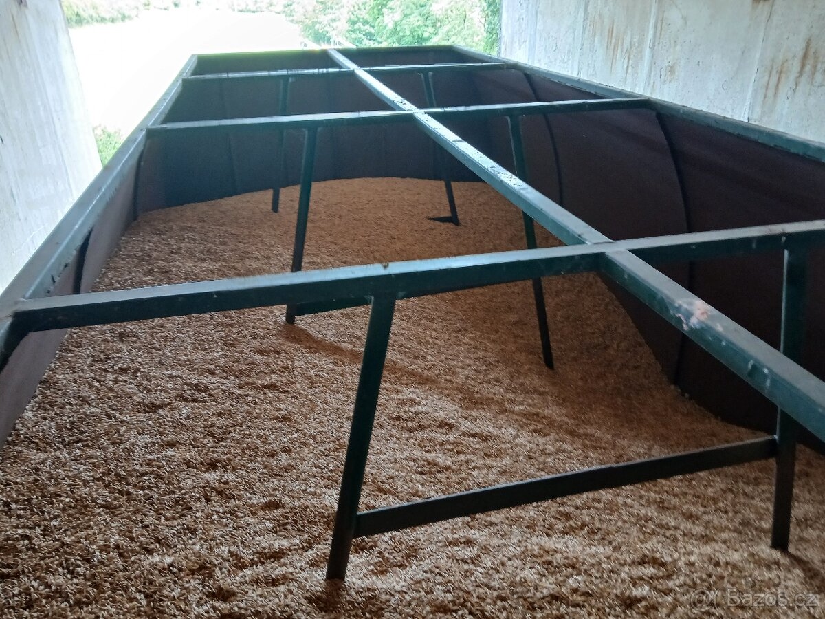 Prodám vlek ( Autovlek ) přetypovaný za traktor - 4