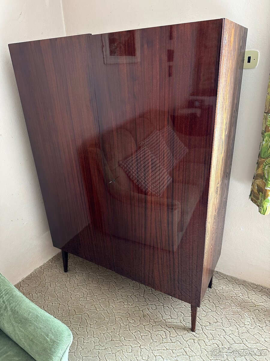 Retro starý nábytek - 4