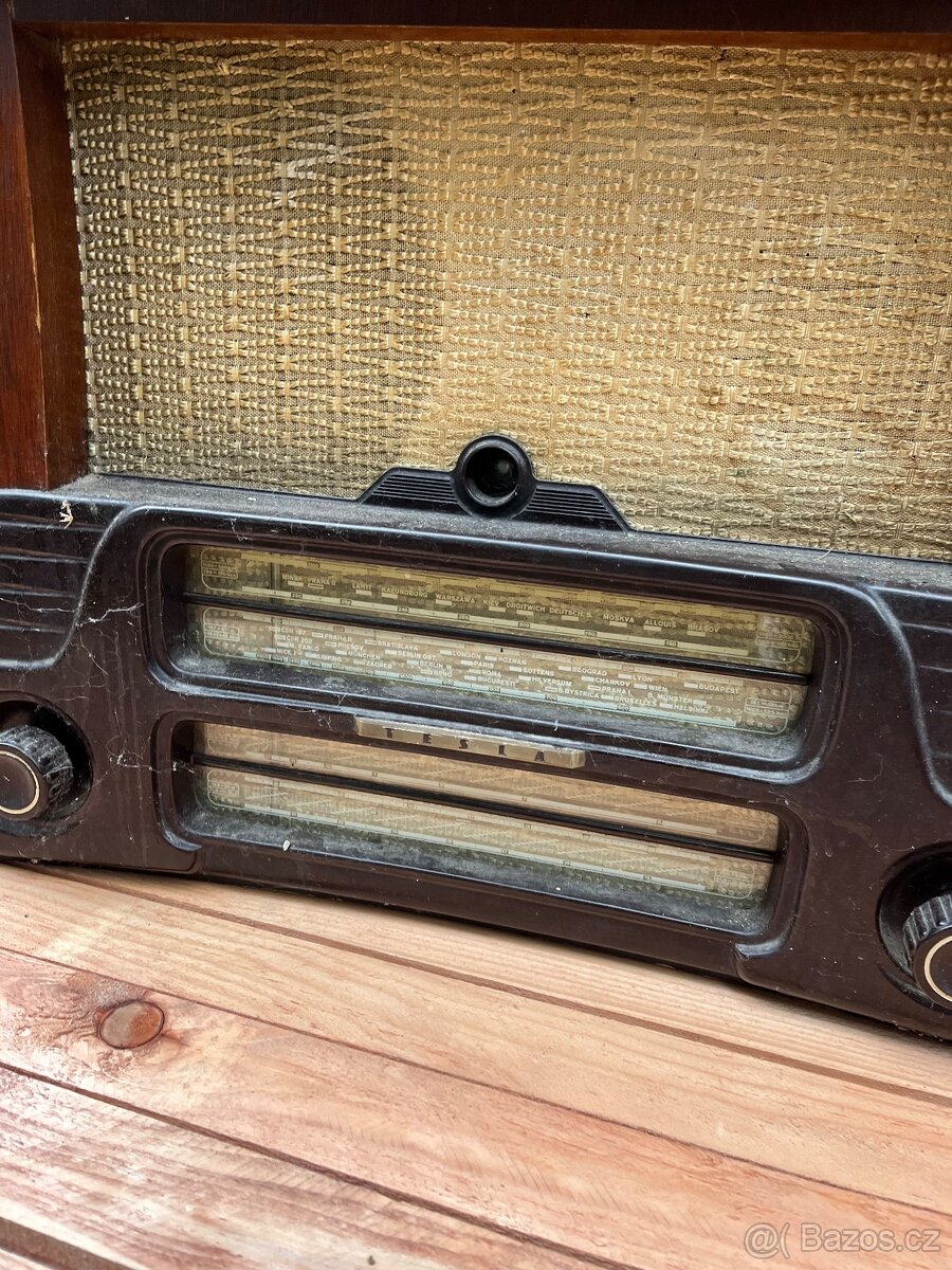 Gramorádio TESLA (rádio + gramofon) - 4