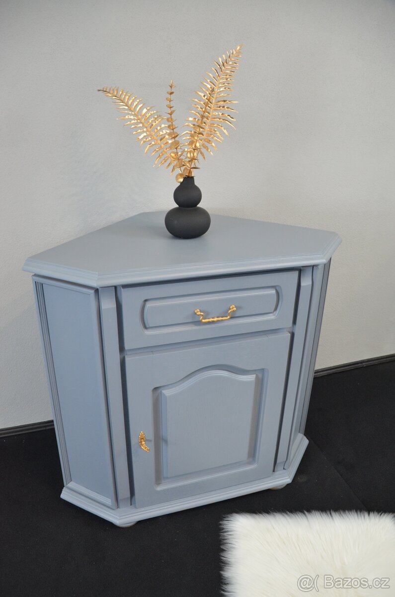 Rohová masivní komoda - 4