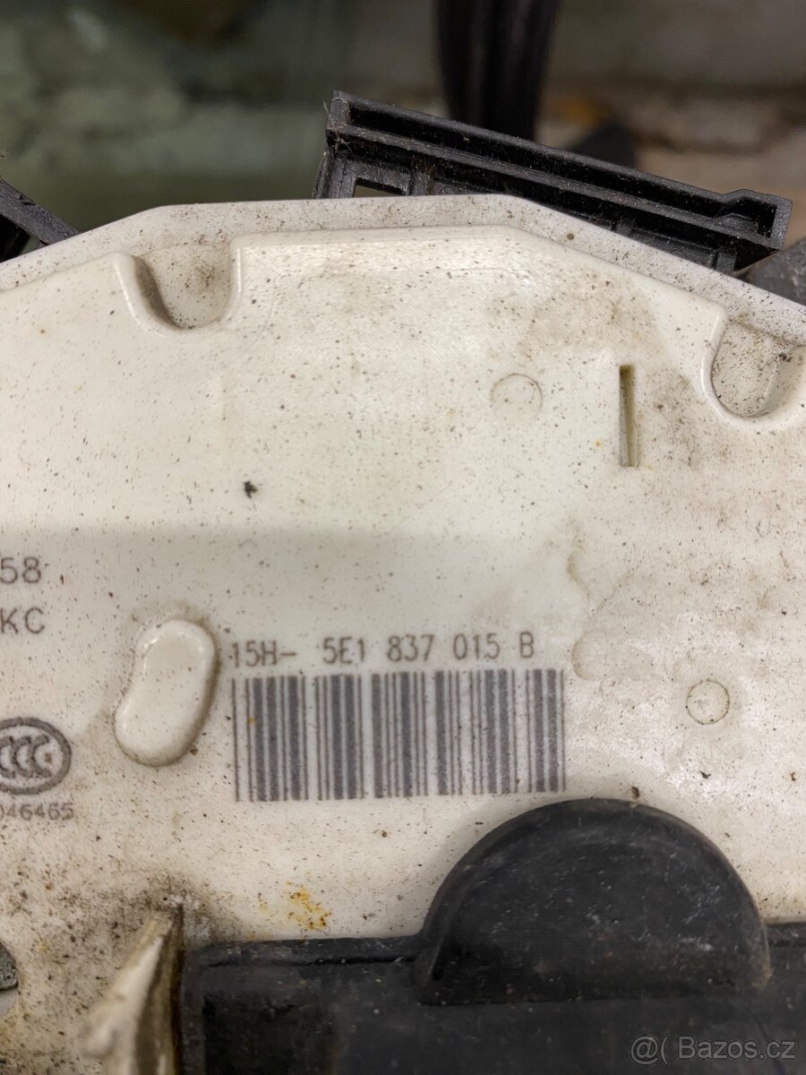 Škoda Superb III levé přední okno, zámek motor - 4