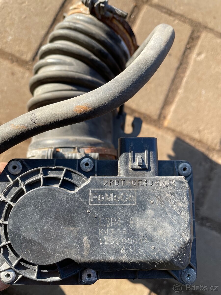 Škrtící klapka Mazda 6 2.0i - 4