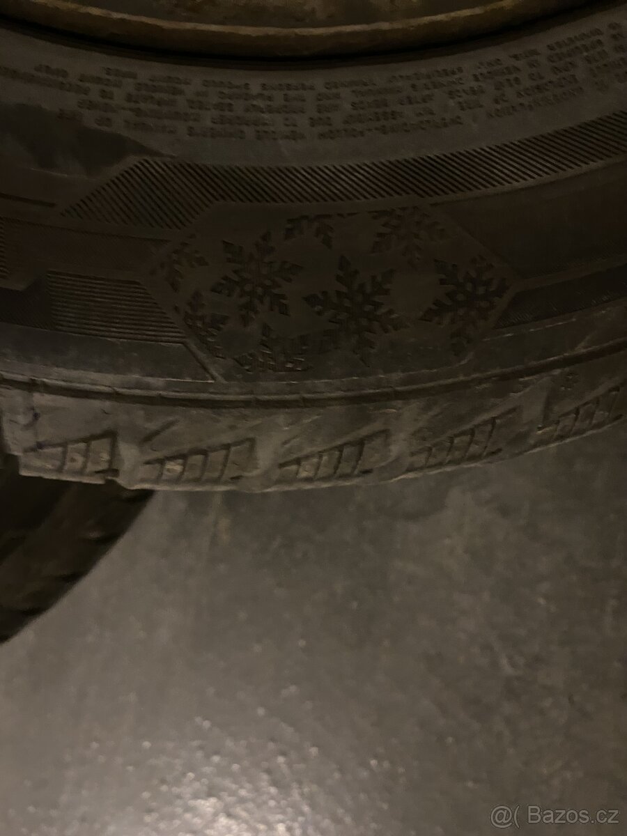 Prodám Zimní Penu 195/65/R15 - 4