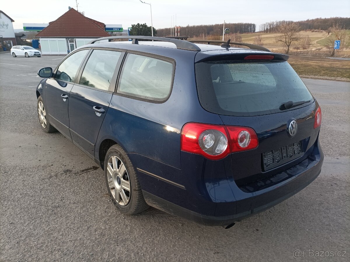 Volkswagen Passat - 4