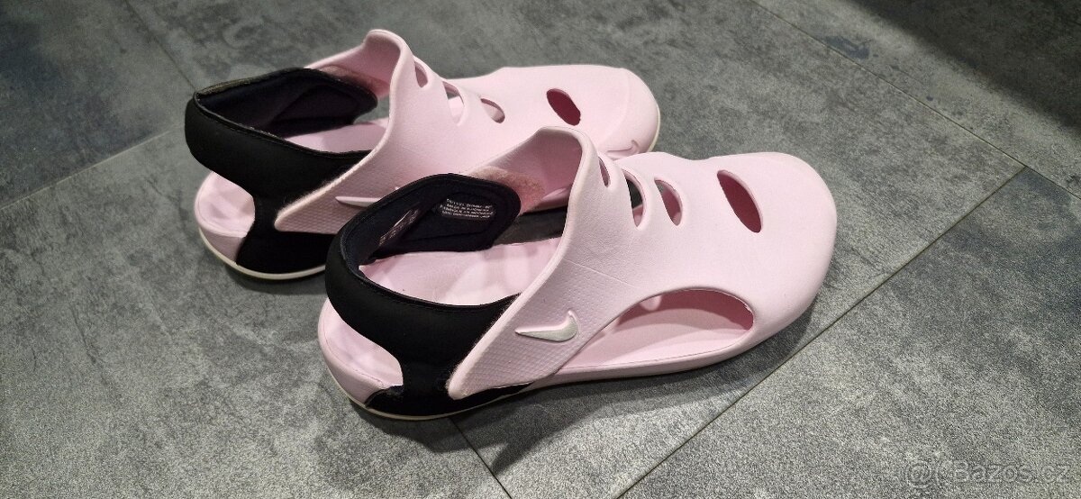 NIKE dívčí, dětské papuče, sandále, boty vel.33,5 - 4