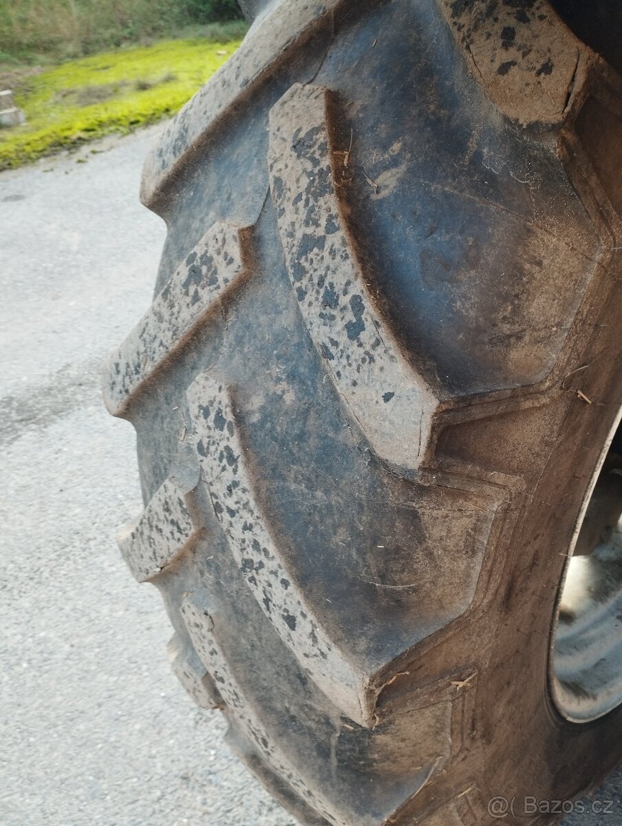 New Holland TL 100A. - 4