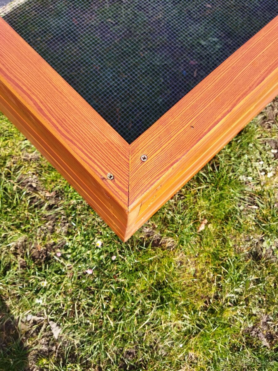 Vyvýšený záhony - 4