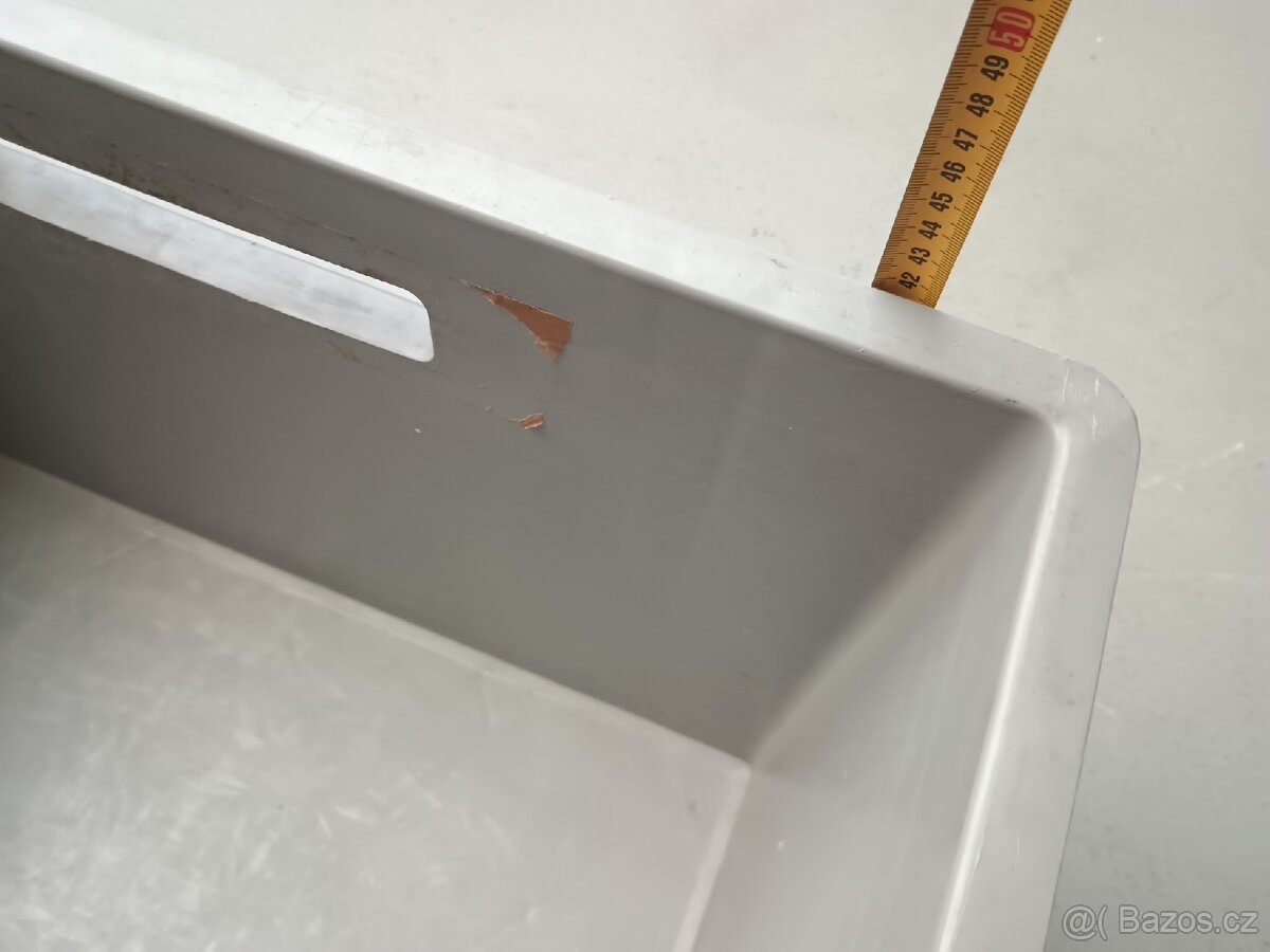 Plastové bedny/přepravky s víkem 80x60x42 - 4