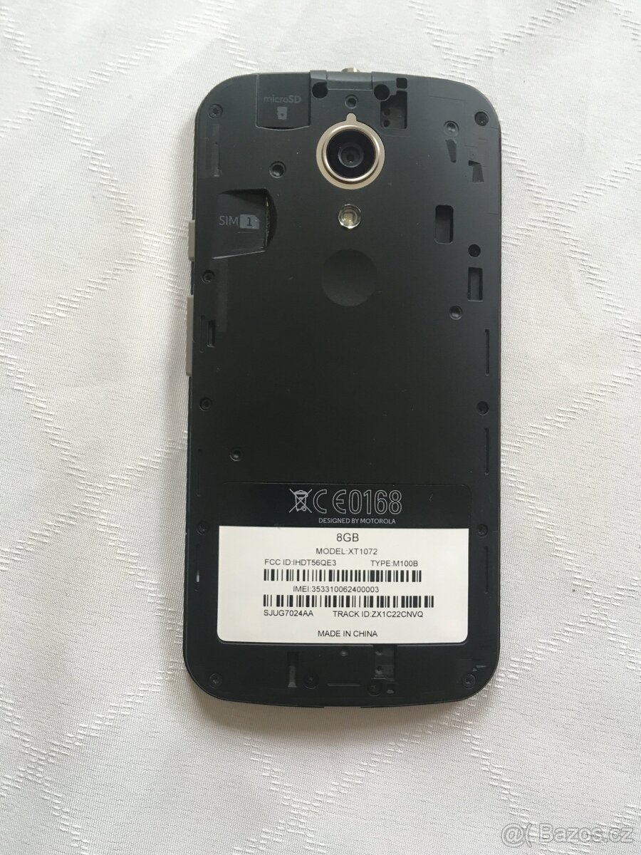 Motorola Moto G2 s příslušenstvím - 4