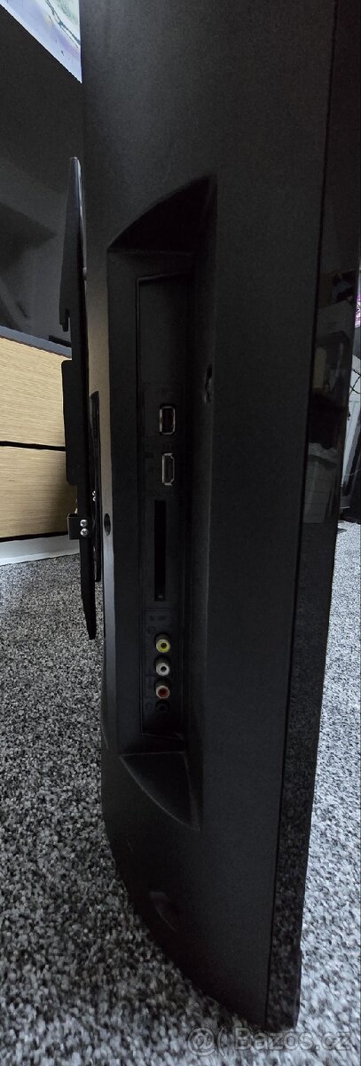 Prodám Sony Bravia KDL-40EX402 bez stojanu - 4